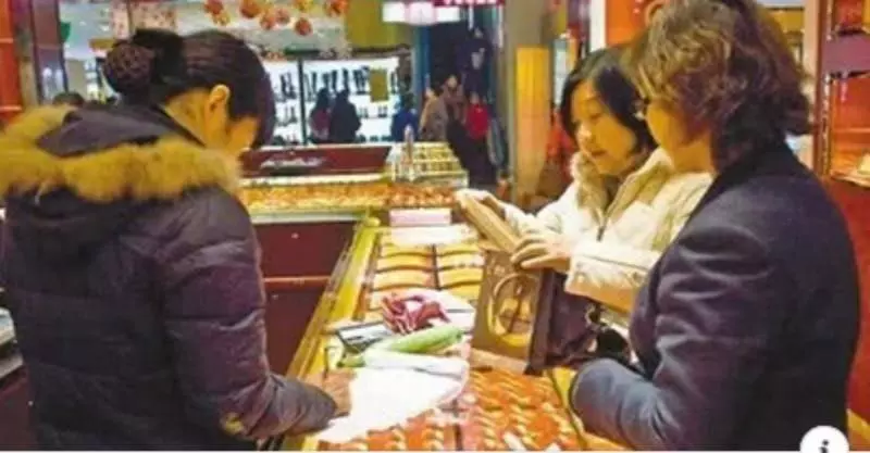 為什麼金店喜歡顧客以舊換新?店員不小心說漏嘴,早點知道就好了!