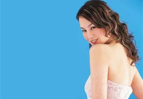 陳冠希姐姐 4 1 歲至今未婚,當照片曝光後,網友直言:這誰敢娶?
