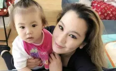 陳冠希姐姐 4 1 歲至今未婚,當照片曝光後,網友直言:這誰敢娶?
