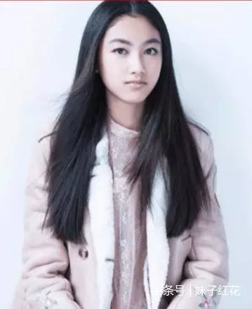 又一「星二代」出道!顏值「直逼Angelababy」仙氣爆棚 經紀公司爭先搶:原來是「他的女兒」!