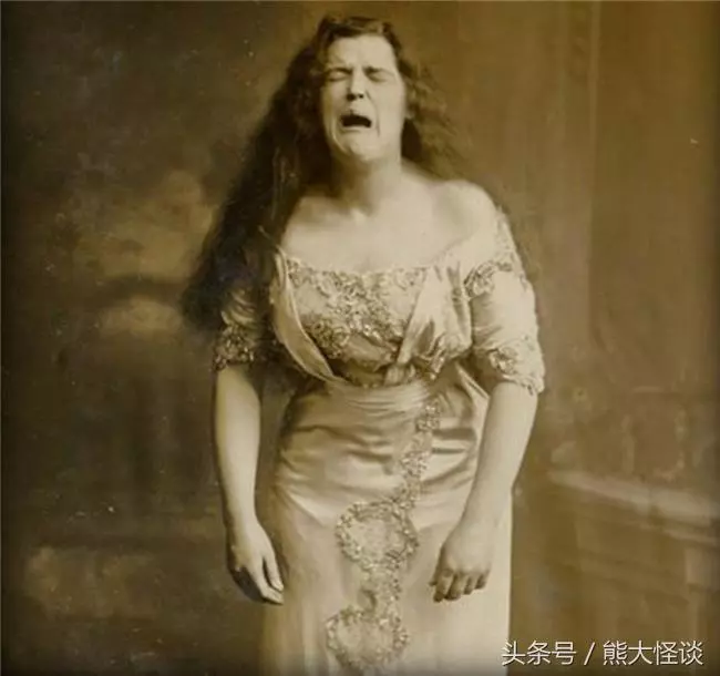 下一秒就崩潰,7張紀錄下「史上最駭人瞬間」的歷史照片!#6 他們竟然拿小孩來……