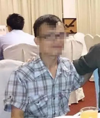 寬柔中學變態男教師誘使女生拍裸照, 曾向其他女獨中生下手 !