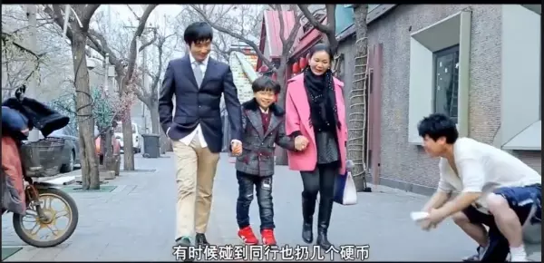 乞丐向貴婦討錢1個月收入竟破萬,當他說出「乞討秘訣」連貴婦都忍不住拜他為師!