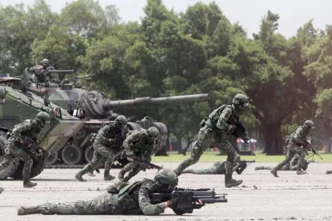 恢復徵兵制「當兵三年+溯及既往」大家支持嗎?PTT台男出現3種躁動:女生也來啊