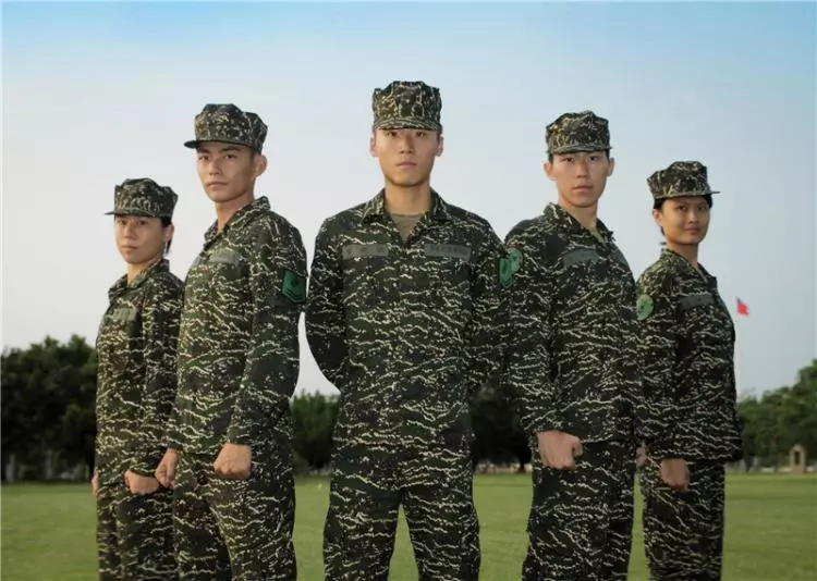 恢復徵兵制「當兵三年+溯及既往」大家支持嗎?PTT台男出現3種躁動:女生也來啊