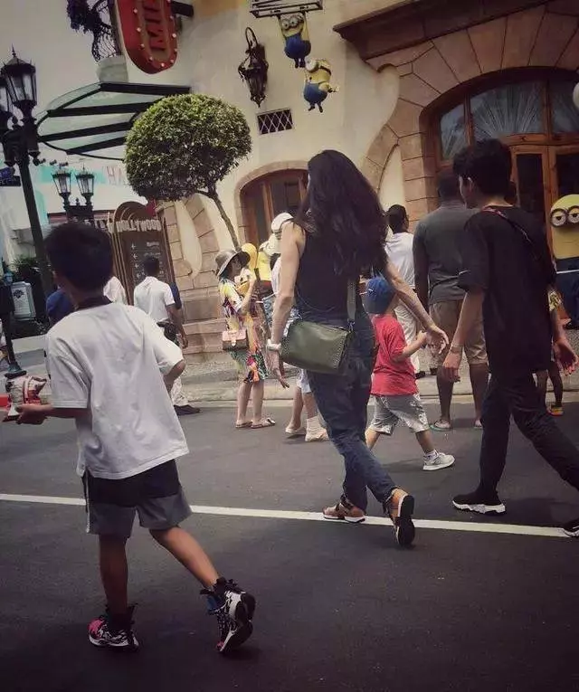 實拍!女神張柏芝帶你玩轉新加坡