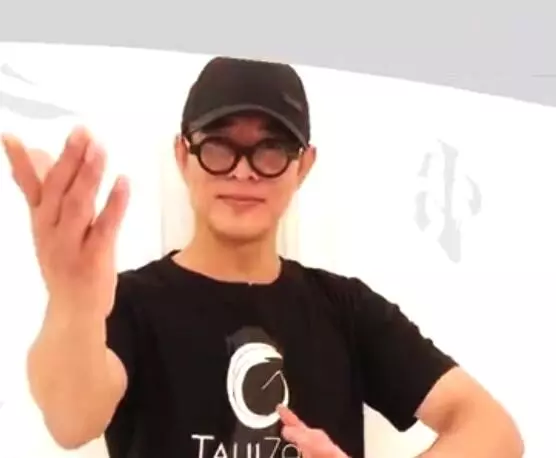 【新加坡】 56歲的新加坡籍李連杰 近照曝光 !
