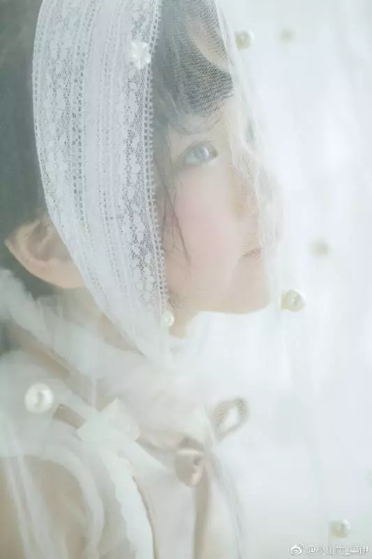 小山竹從素人小孩變日系美女,顏值不輸星二代