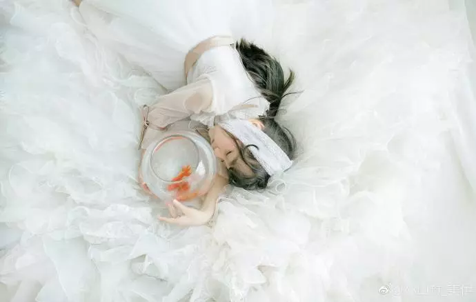 小山竹從素人小孩變日系美女,顏值不輸星二代