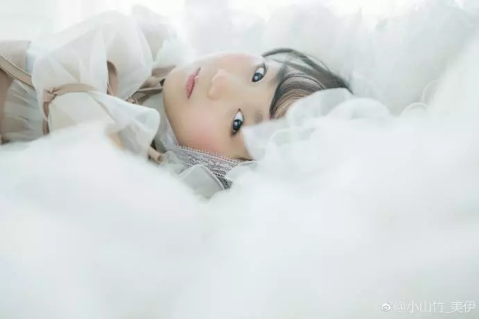 小山竹從素人小孩變日系美女,顏值不輸星二代