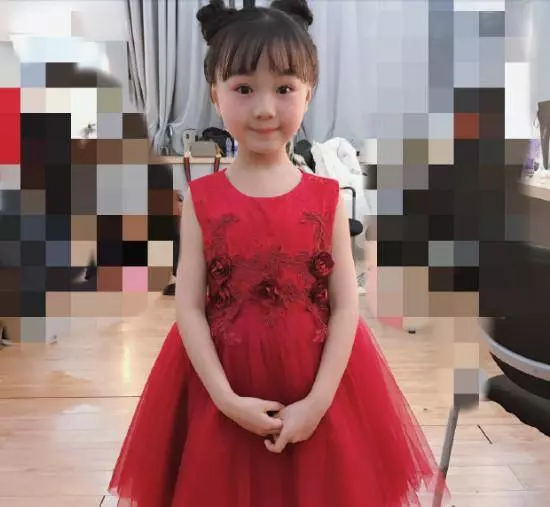 小山竹從素人小孩變日系美女,顏值不輸星二代