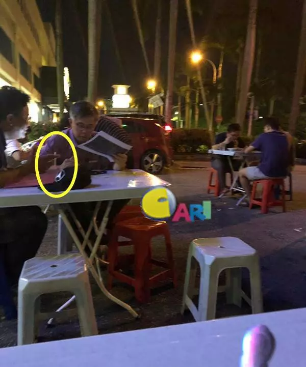 禁菸令失效?蔡添強「無視」友人動作還反問:真的?我沒看見!