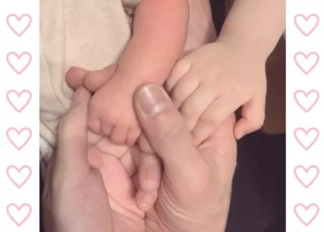 天王嫂方媛產後首曬與小女兒合照,自曝大女兒有了妹妹愛吃醋