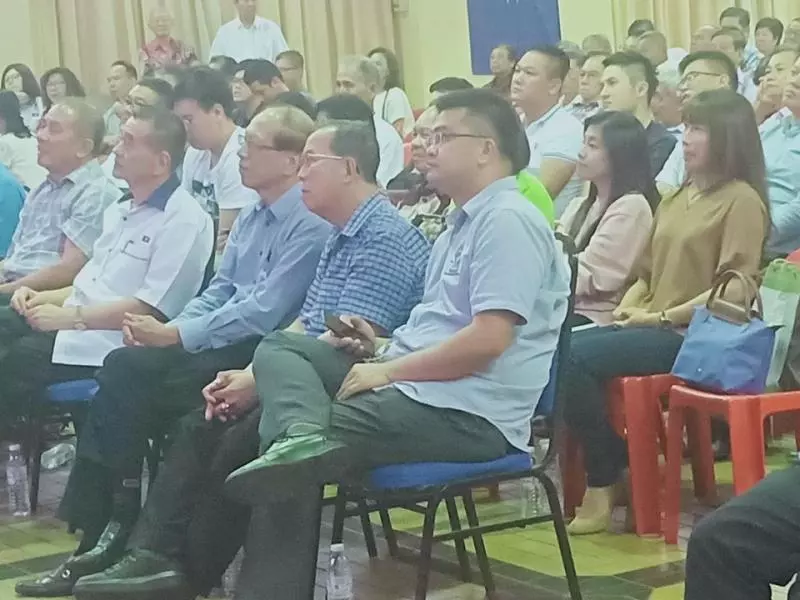 為拉大捐50萬後!張威如被禁出國!背後的真相曝光了!