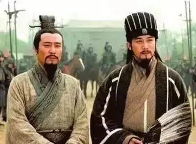貴婦想幫助窮人脫貧,於是送了他一頭牛,一年後貴婦卻在窮人家裡看到「這樣」的景象...