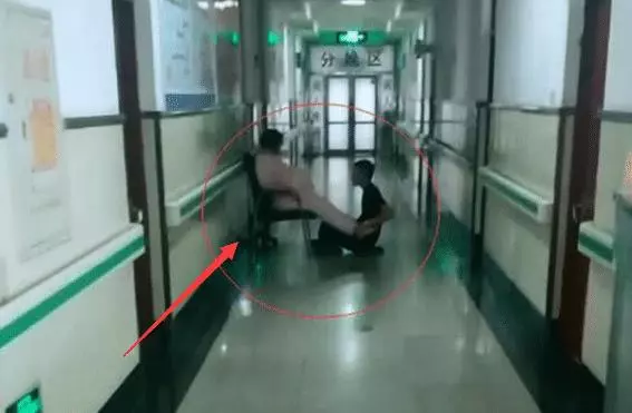 妻子宮口開得慢,這位老公的做法引人稱讚,網友大呼:我羨慕了
