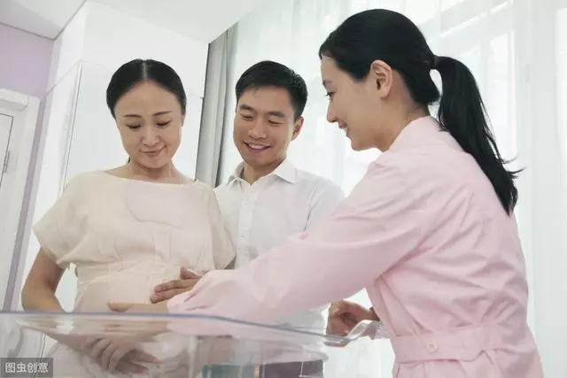 妻子宮口開得慢,這位老公的做法引人稱讚,網友大呼:我羨慕了