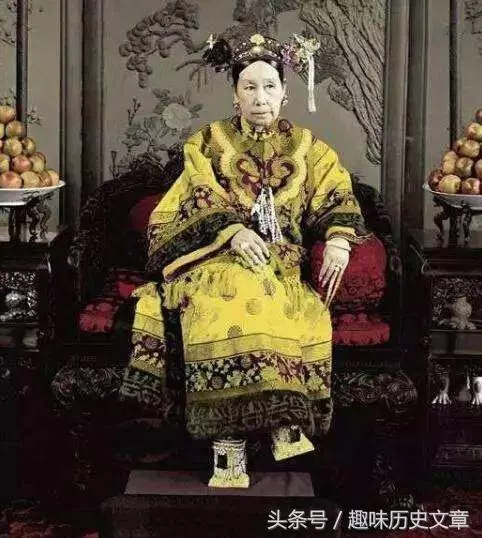 慈禧太后為了滿足自己的一個「變態願望」,臨死前抓了100個小孩!專家挖開慈禧墓後崩潰了!