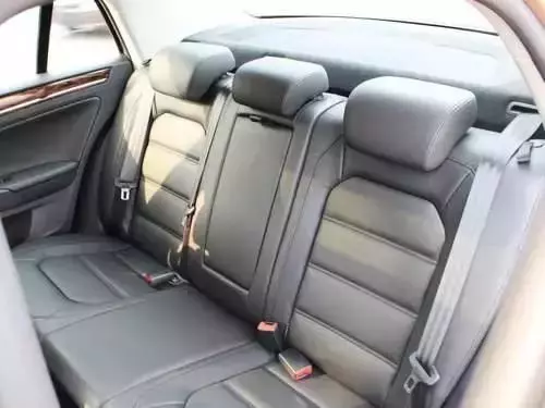 汽車的後排座位比前排安全?答案令人驚訝!