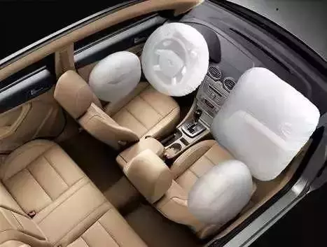 汽車的後排座位比前排安全?答案令人驚訝!