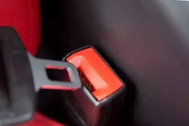 汽車的後排座位比前排安全?答案令人驚訝!