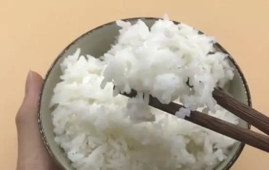 隔夜的米飯能不能吃,太重要了,好多人都搞錯了,別再傻傻不知道