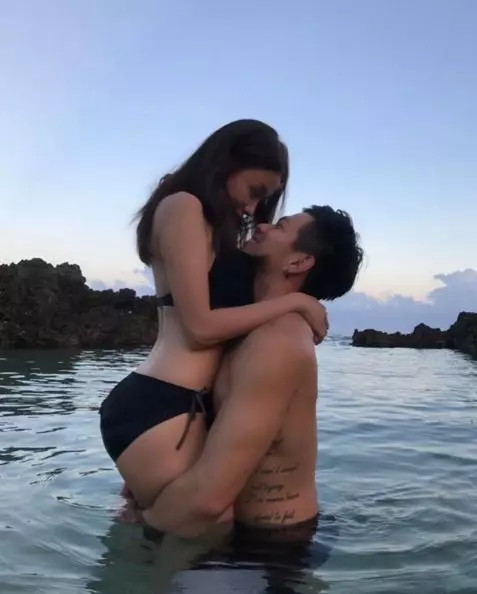 《夠力咯》30秒激情片再外流!閃亮亮低頭喇舌…「超兇辣乳」全看光