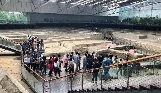 四川發現另一個「三星堆」,挖到1/10時,專家慌忙撤出:禁止再挖