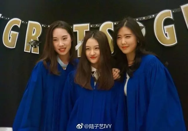 6歲被成龍抱著上春晚,後來因太胖被罵,17歲回國美到認不出