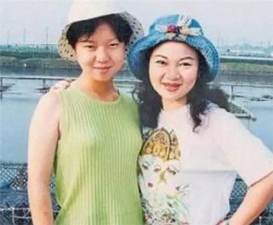 你不知道的事!不幸被黑道盯上,慘遭「毒手」的6位女星!