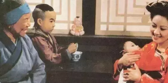 孫儷資助男孩十多年,男孩上了大學,孫儷停止資助,他卻讓孫儷哭了:不懂感恩,最可怕