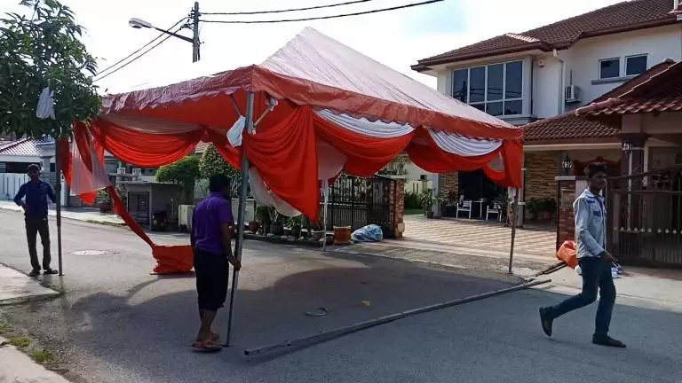 《神經病》自己家裡搭棚開party犯法的?小心被舉報中RM1000的saman