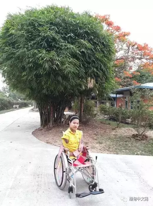 用嘴巴謀生的緬甸姑娘,唯一的心愿是上學