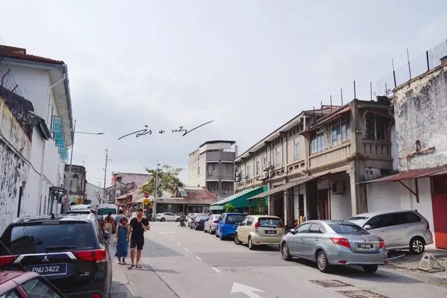 中國人到馬來西亞的城市旅遊,形容這裡「比中國還中國」~