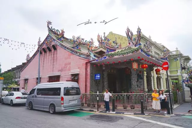 中國人到馬來西亞的城市旅遊,形容這裡「比中國還中國」~