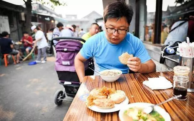 45歲後想要身體健康,謹記晨起「三堅持」、睡前「四不要」