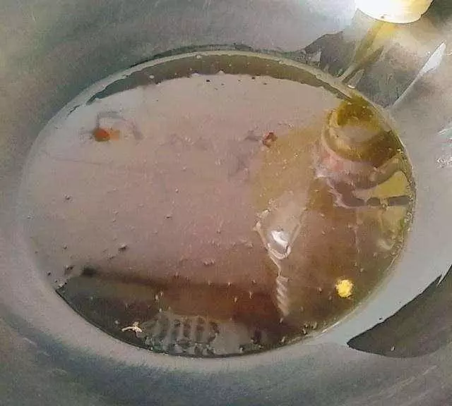 做脆皮雞時,多加「1步」讓雞皮更酥脆,吃起來香嫩入味口感好