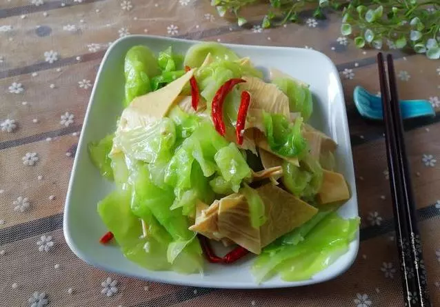 夏季要少吃肉,多吃大豆製品,分享12道家常菜做法,預防心腦血管疾病