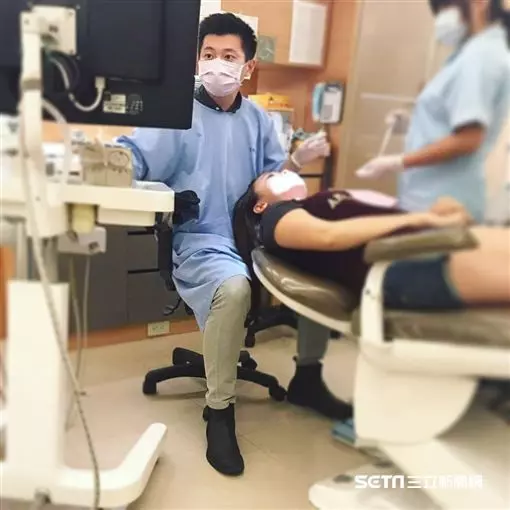 咧嘴驚見殭屍牙? 牙醫:問題出在這