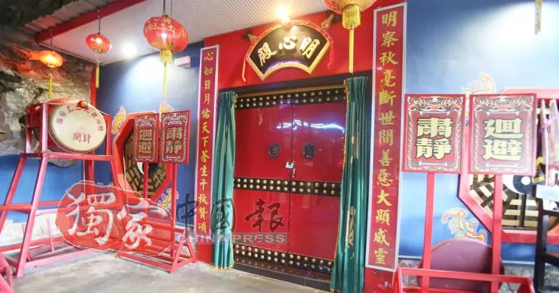一切從邂逅金身開始…… 男子膜拜後受指示設廟