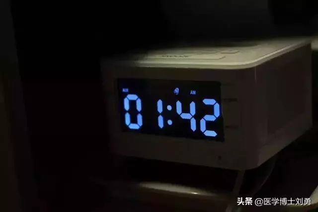 高血壓,謹記早起三不做,飯後三不急,睡前三不宜!降低血壓峰值