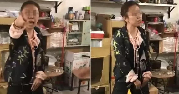 中國遊客隨地吐痰,硬闖櫃檯,自豪地表示:「我們國家就是這種風格」~
