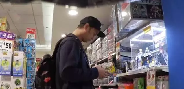 許冠傑大兒子患癌初愈,但暴瘦將近30斤,現獨自買營養品補身!