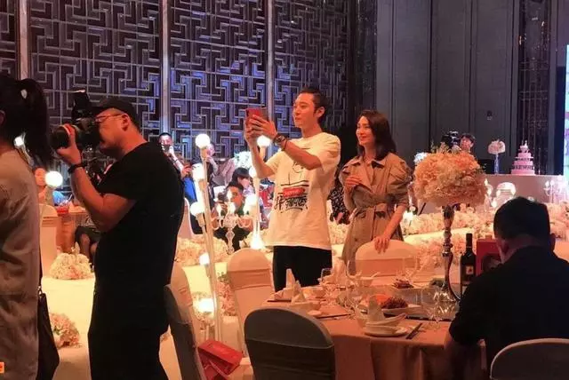 洪欣終發聲力挺張丹峰,二人合體現身秀恩愛,張丹峰展現慈父一面!