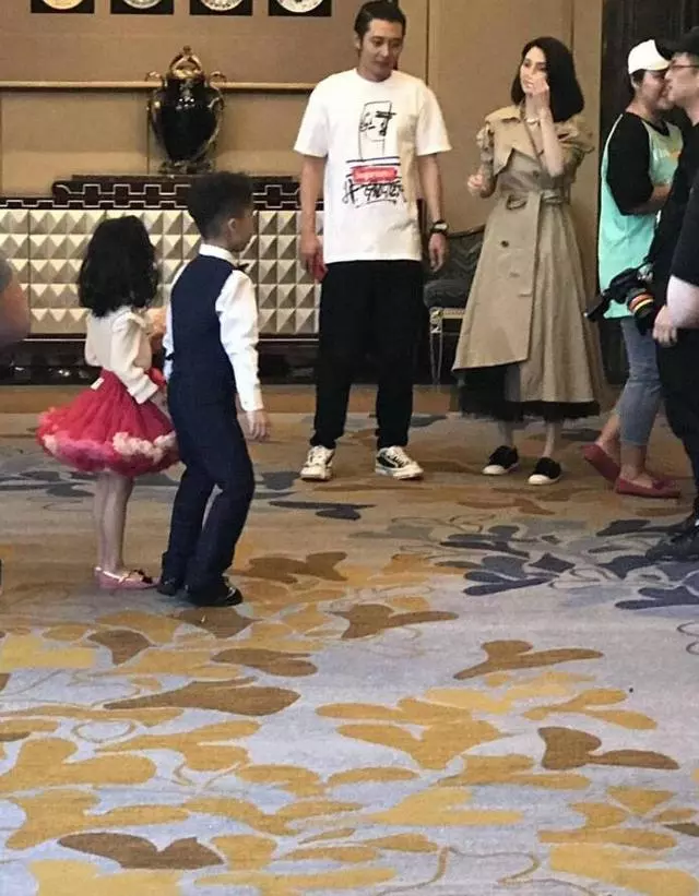 洪欣終發聲力挺張丹峰,二人合體現身秀恩愛,張丹峰展現慈父一面!