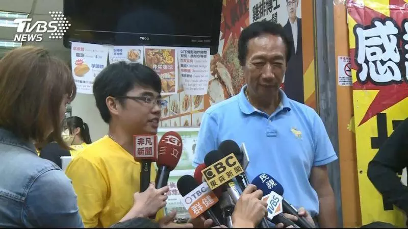 隔6年後悔了!郭台銘當年轟「博士棄6萬賣雞排」浪費資源 如今親自道歉:是我看走眼