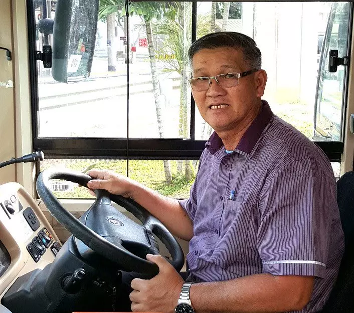 【新加坡】巴士撿到4萬新幣現款, 乘客全部交車長 !