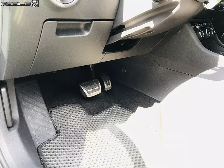猛禽Superb combi sportline 專屬遮陽簾及腳踏墊
