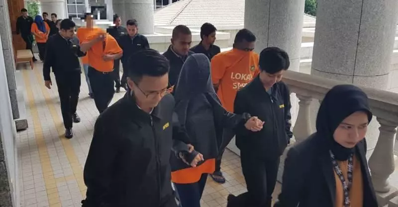 吉隆玻市政局一名副主任,屋子裡搜出100萬令吉現金~