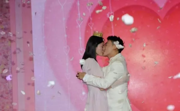 恭喜!何猷君求婚成功 奚夢瑤點頭Say YES